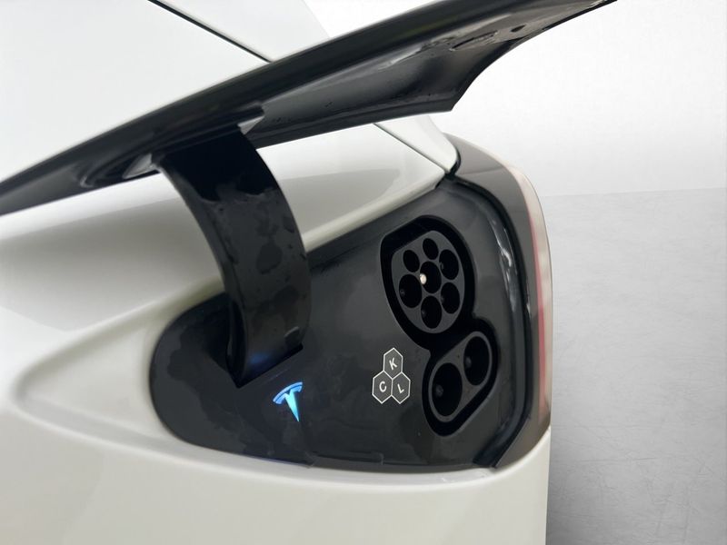 Tesla Model Y bild 27