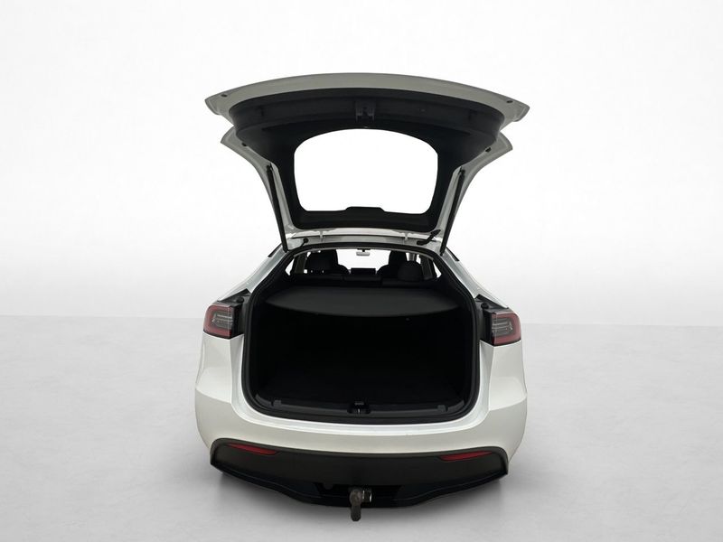 Tesla Model Y bild 23