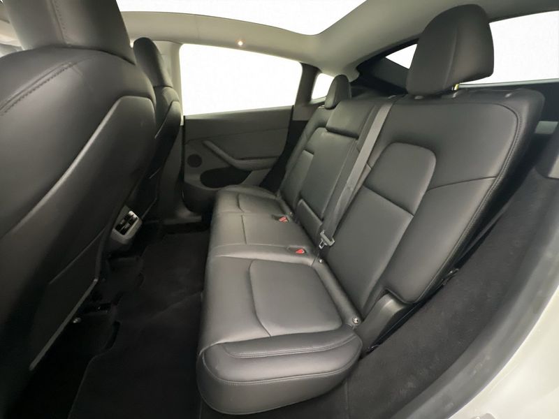 Tesla Model Y bild 22