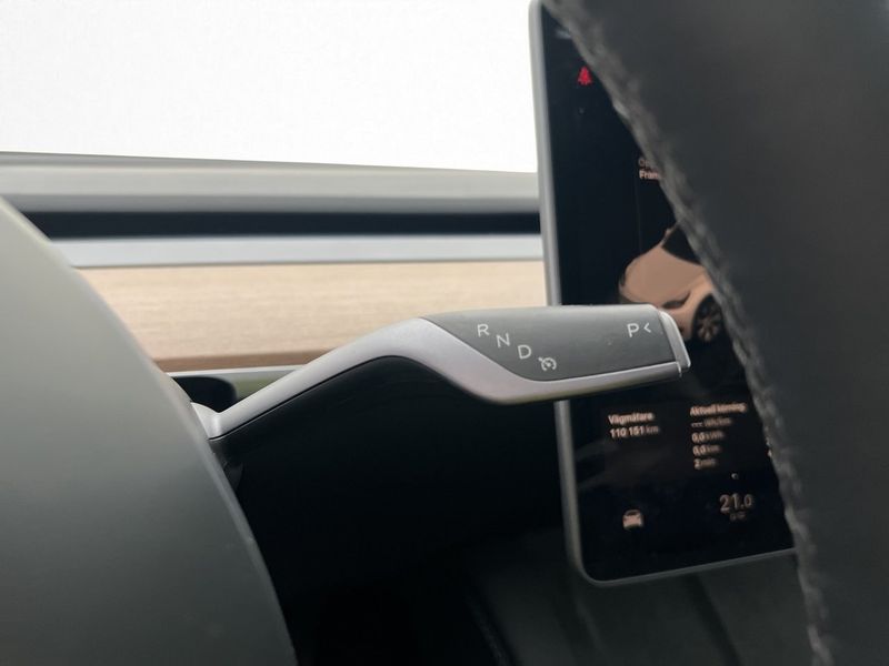 Tesla Model Y bild 26
