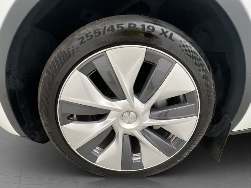 Tesla Model Y bild 28