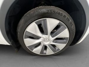 Tesla Model Y bild 31