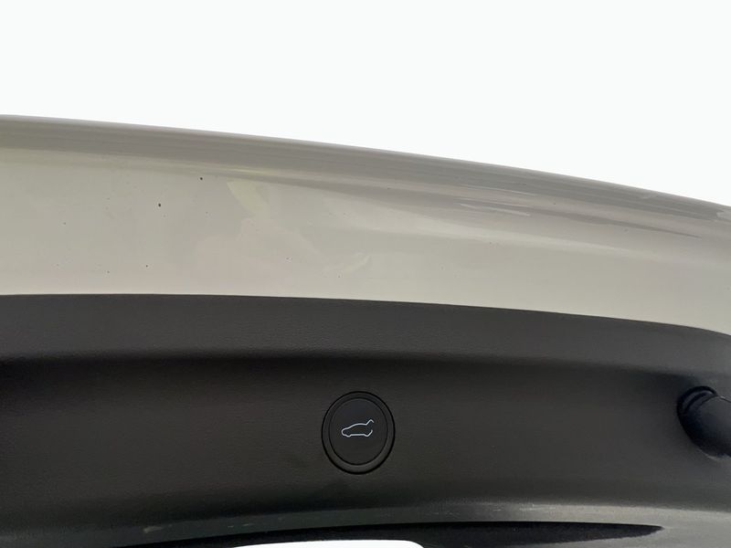 Tesla Model Y bild 24