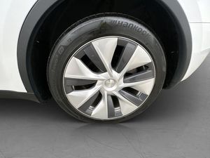 Tesla Model Y bild 31