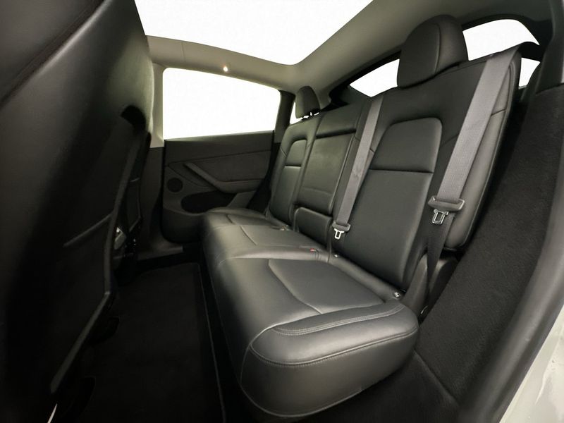 Tesla Model Y bild 26