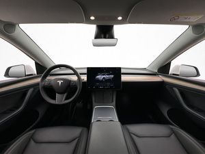 Tesla Model Y bild 13