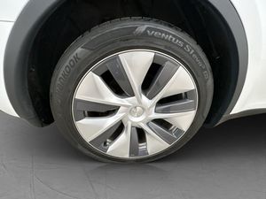Tesla Model Y bild 32