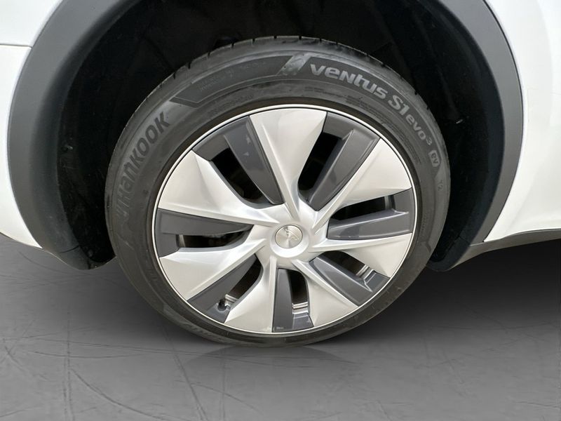 Tesla Model Y bild 32