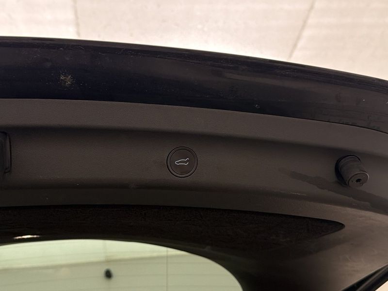 Tesla Model Y bild 13