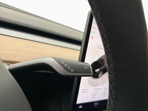 Tesla Model Y bild 21