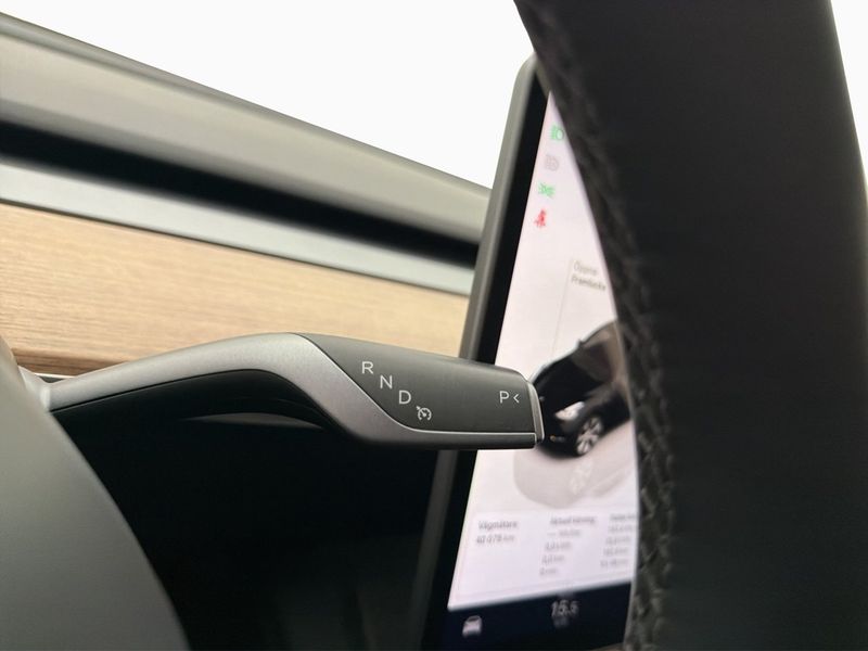 Tesla Model Y bild 21