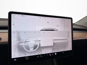 Tesla Model Y bild 25