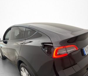 Tesla Model Y bild 14