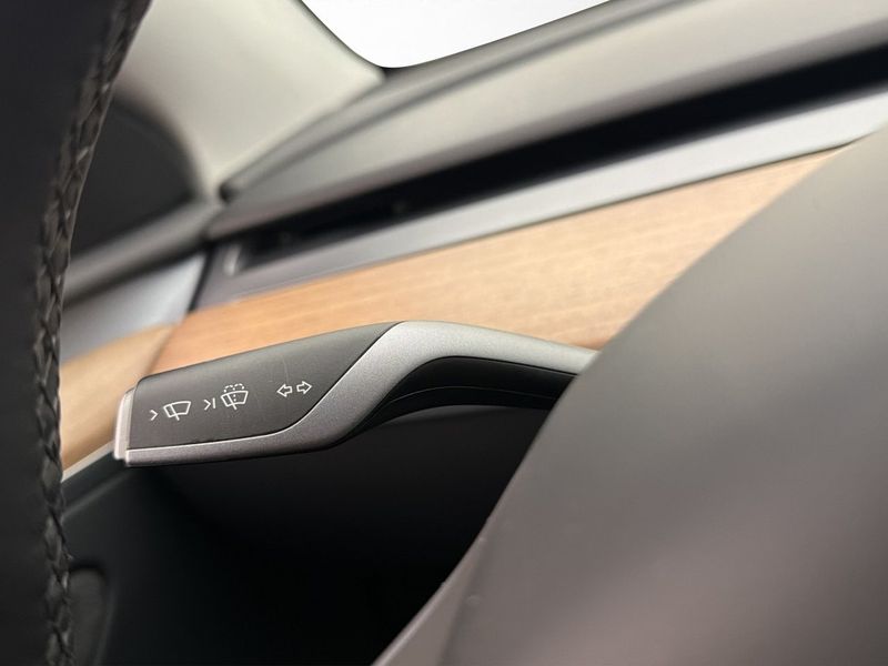 Tesla Model Y bild 20