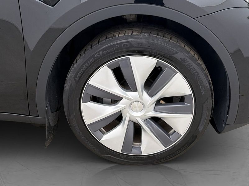 Tesla Model Y bild 37
