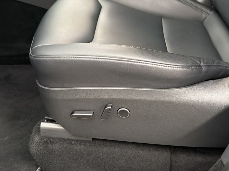 Tesla Model Y bild 17