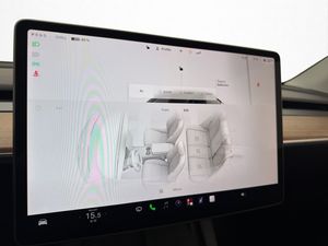Tesla Model Y bild 27