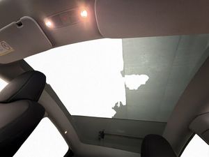 Tesla Model Y bild 18