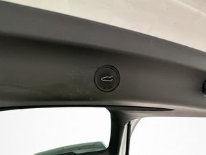 Tesla Model Y bild 28