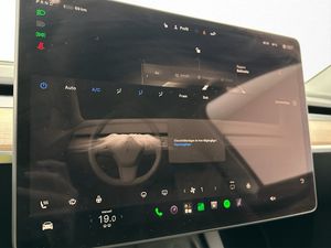 Tesla Model Y bild 21