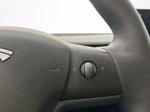Tesla Model Y bild 16