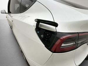 Tesla Model Y bild 29