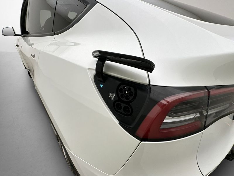 Tesla Model Y bild 29