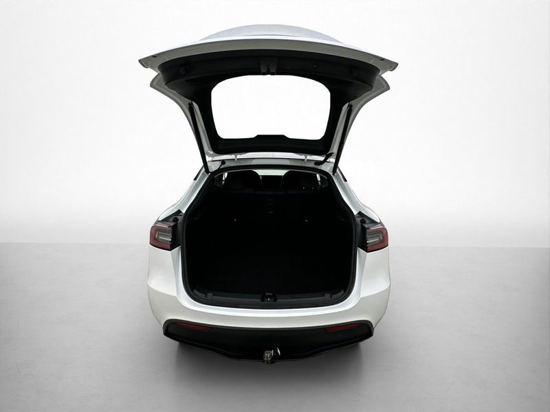 Tesla Model Y bild 27