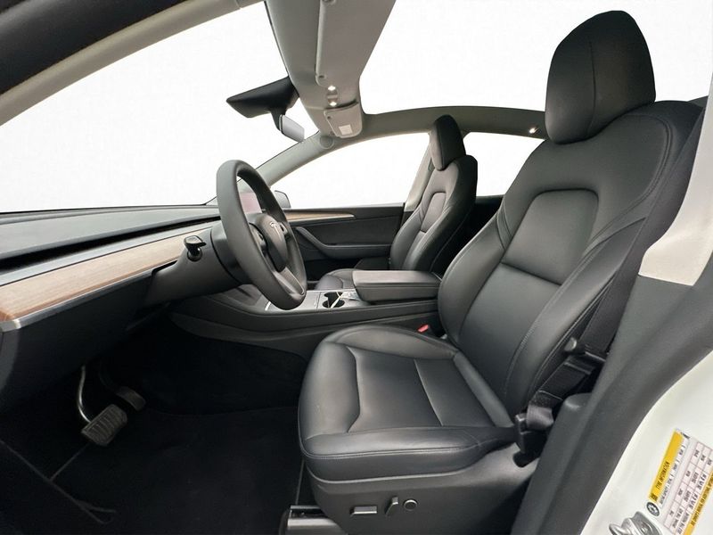 Tesla Model Y bild 11