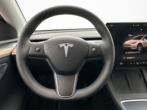Tesla Model Y bild 15