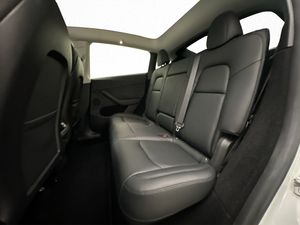Tesla Model Y bild 26