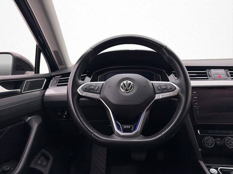 Volkswagen Passat bild 13