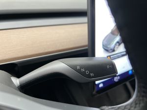 Tesla Model Y bild 17