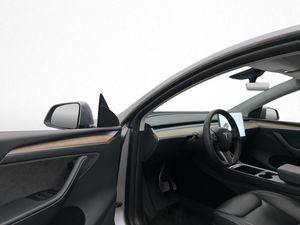 Tesla Model Y bild 11