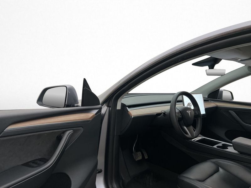 Tesla Model Y bild 11