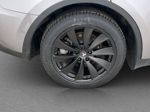 Tesla Model Y bild 36