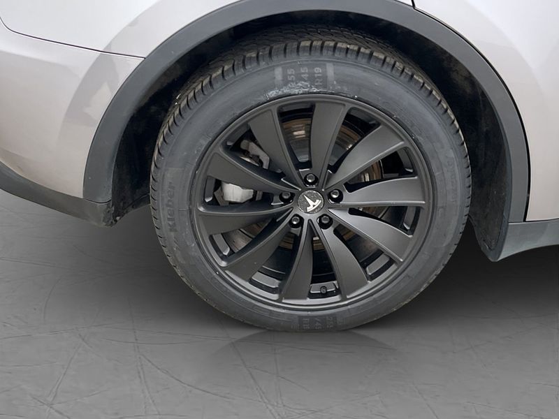 Tesla Model Y bild 36
