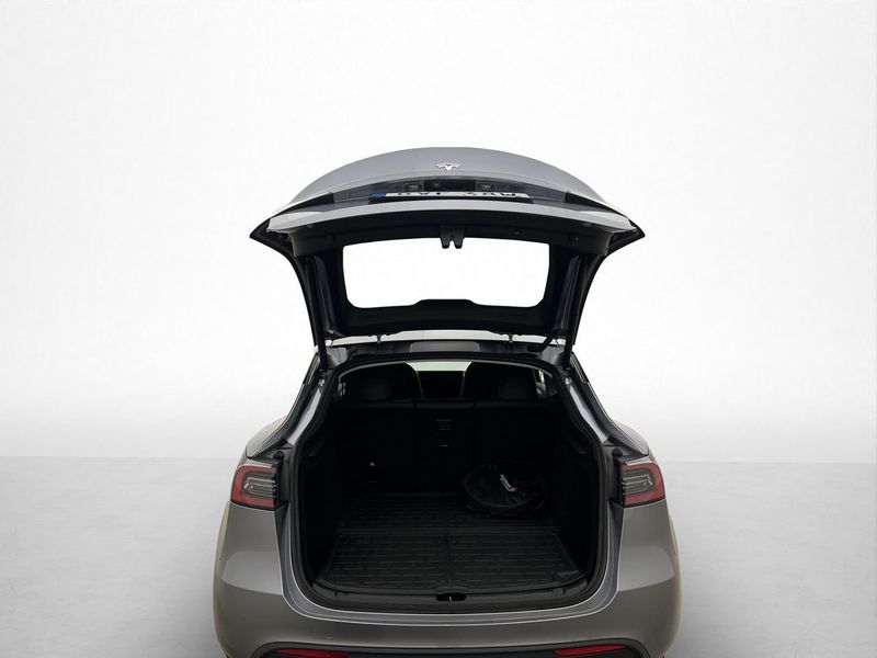 Tesla Model Y bild 31