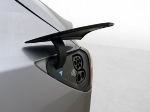 Tesla Model Y bild 33