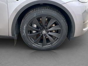 Tesla Model Y bild 37