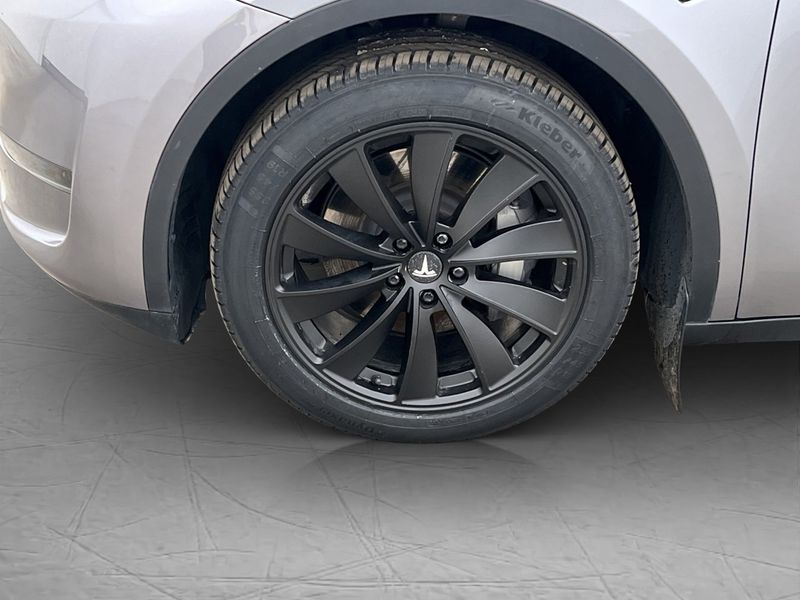 Tesla Model Y bild 34