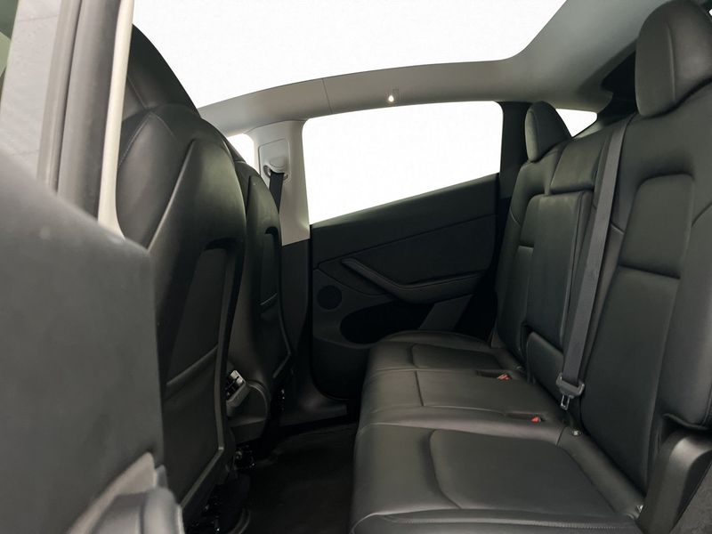 Tesla Model Y bild 30