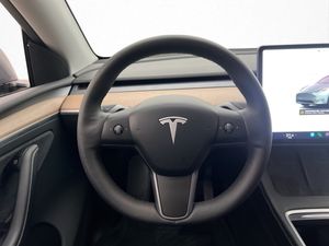 Tesla Model Y bild 14