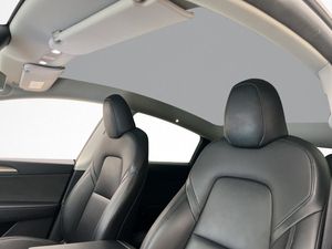Tesla Model Y bild 13