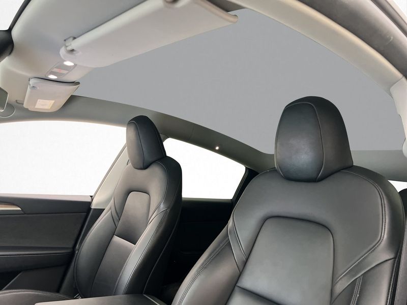 Tesla Model Y bild 13