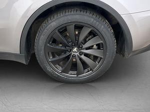 Tesla Model Y bild 35