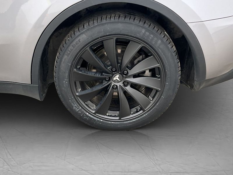 Tesla Model Y bild 35