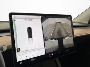 Tesla Model Y bild 19
