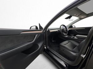 Tesla Model Y bild 11