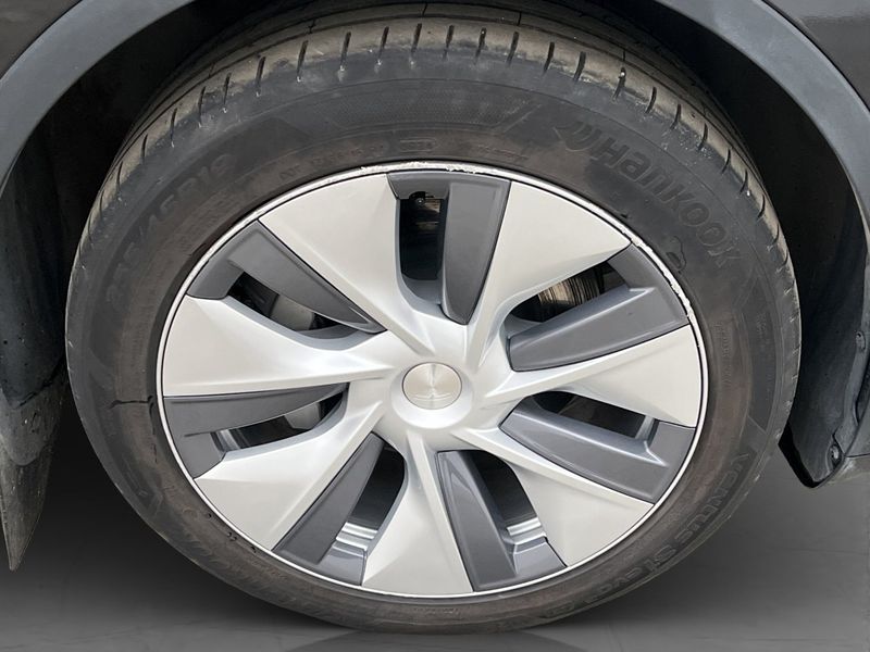 Tesla Model Y bild 34